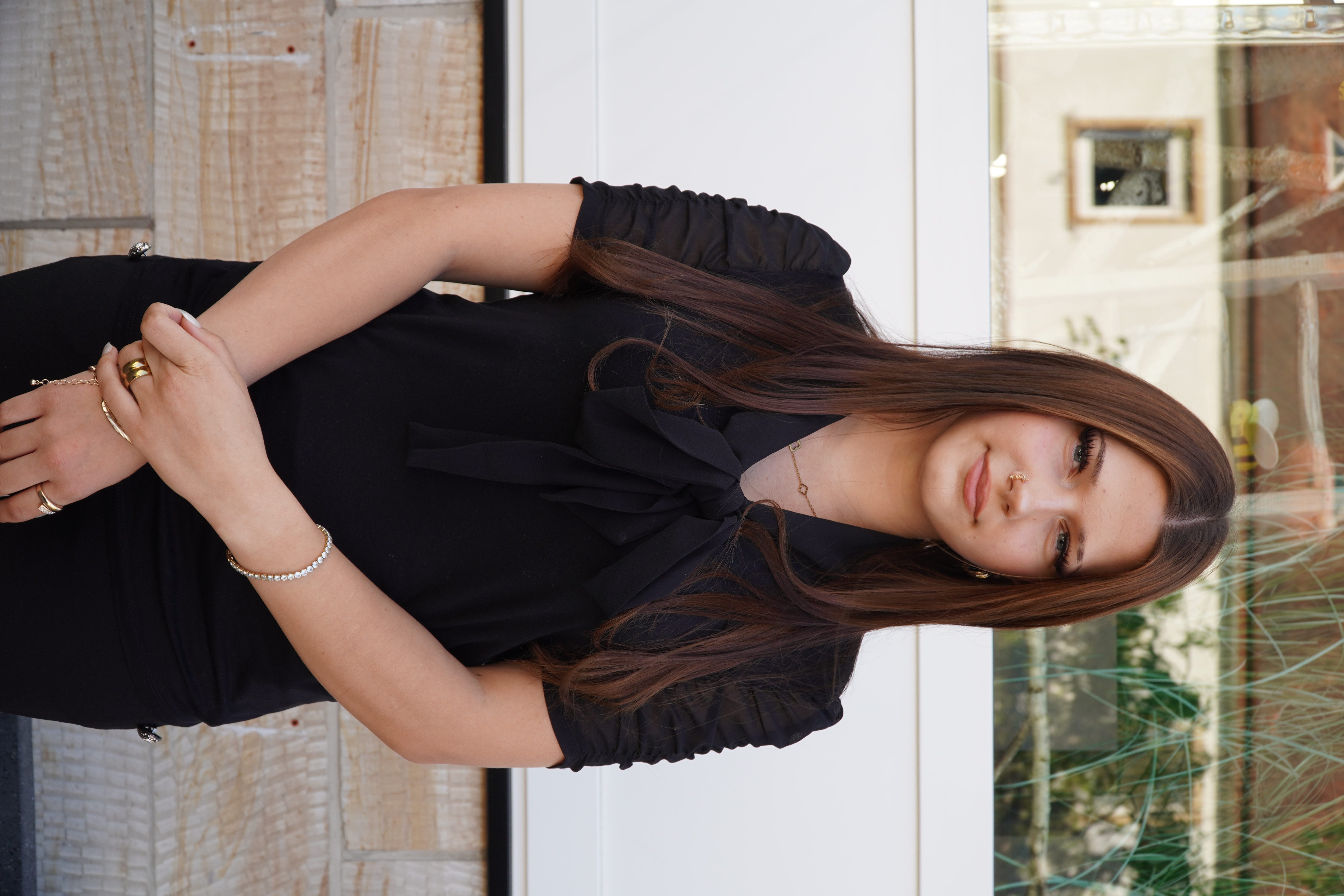 Jolina, neue Auszubildende bei KreHAARtiv Hambach